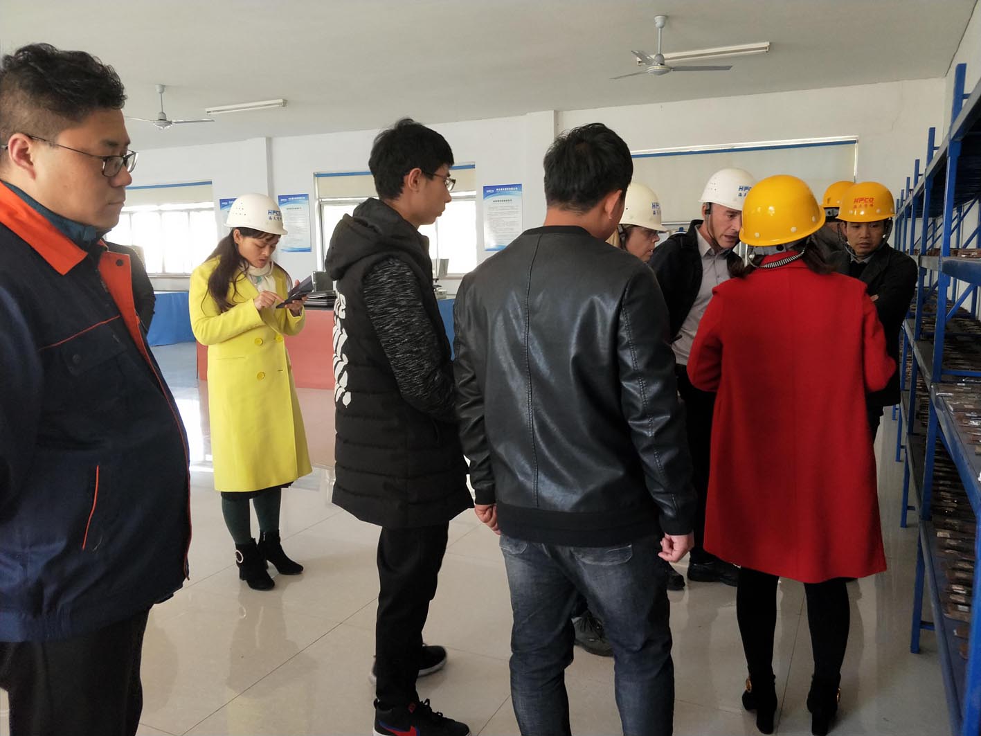 Receiving customers visit in business to facilitate transaction success(图6)
